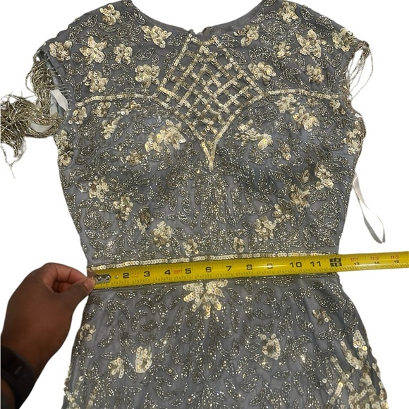 MAC DUGGAL EMBELLISHED BEADED SEQUINED FRINGE CAP SLEEVE GOWN SZ 8 Platinum Gold - Picture 14 of 16